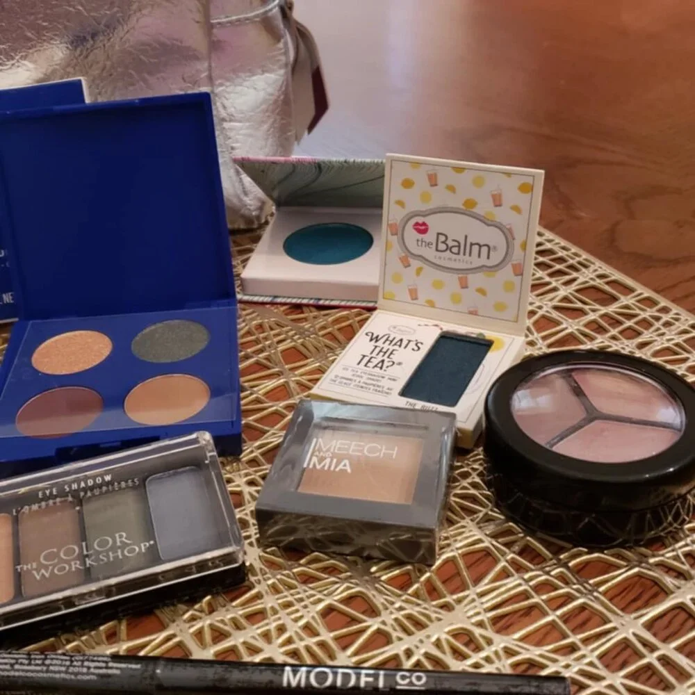 Ipsy LOT Eyeshadow Tresluce Meech & Mia, The Balm, Moods, Nice Silver Bag
